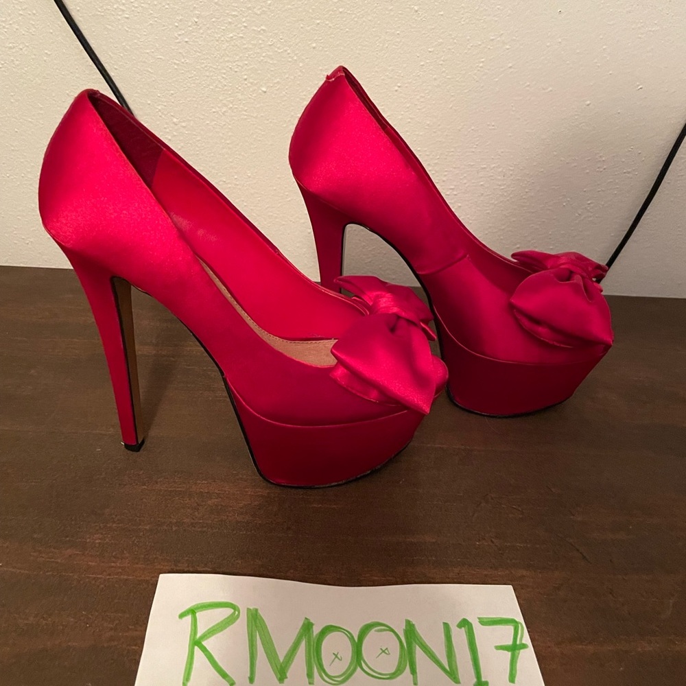 H by Halston Abigail Size 7.5